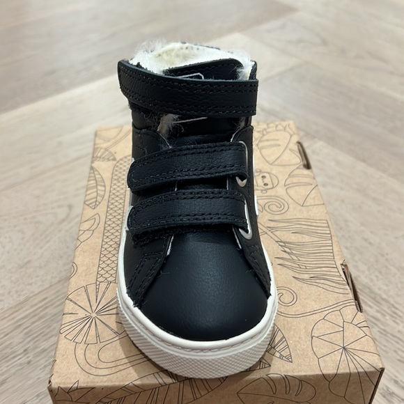 brand new furred winter sneakers. - Picture 3 of 3